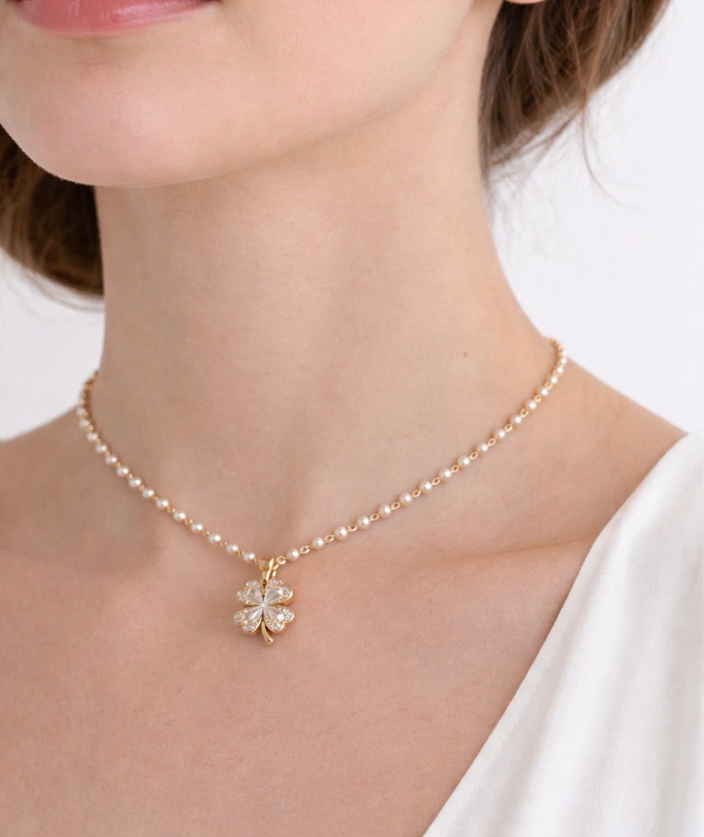 Goldene Glücksklee-Kette